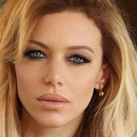 ¿Cuál más hermosa? Evangelina Anderson presentó a su hermana en las redes ¡Fuego x 2!
