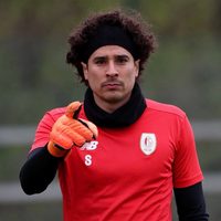 El Lieja de Guillermo Ochoa se aleja del título; pierde ante el Genk