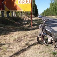 Accidente vial en Regina: motociclista falleció luego de chocar con un cartel