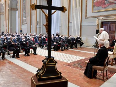 El Papa lamenta que los derechos "de los niños no nacidos" se niegan cada vez más