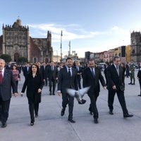 El Congreso rememora el 68 con izamiento de la bandera a media asta en el Zócalo