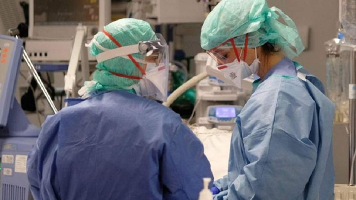 Incesante trabajo del personal de salud ante el coronavirus. Fuente: (Twitter)