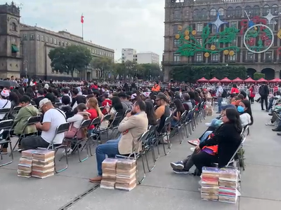Maestros reclaman a gobierno federal el incumplimiento en entrega de libros gratuitos a maestros