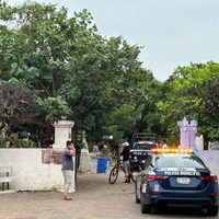 Grupo armado mata a tres personas durante un entierro en el panteón municipal de Colima
