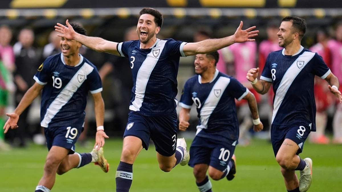 Guatemala vence a Canadá en penaltis y avanza a semifinales de la Copa Oro
