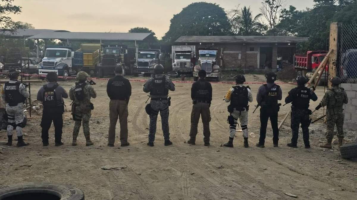 Decomiso de armas, equipo táctico y vehículos en el municipio de Huixtla, en la región del Soconusco, Chiapas