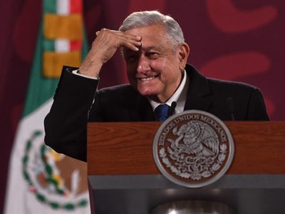 AMLO revela que Pedro Castillo pidió asilo a México antes de ser detenido en Perú