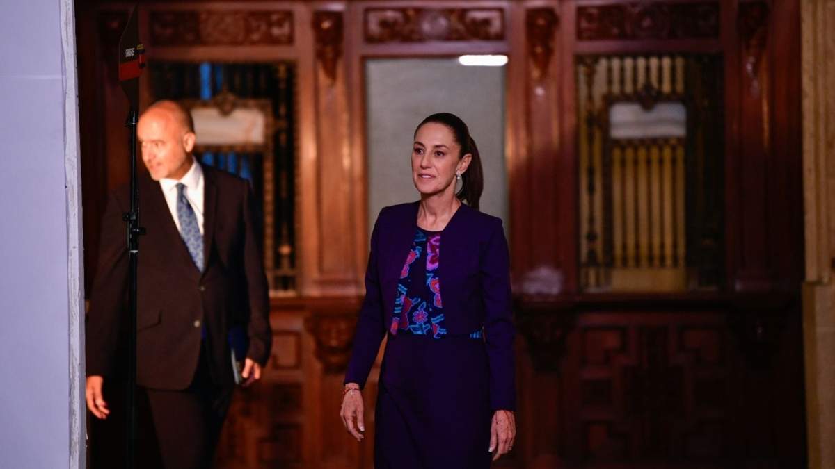 La presidenta Claudia Sheinbaum al iniciar la mañanera del pueblo