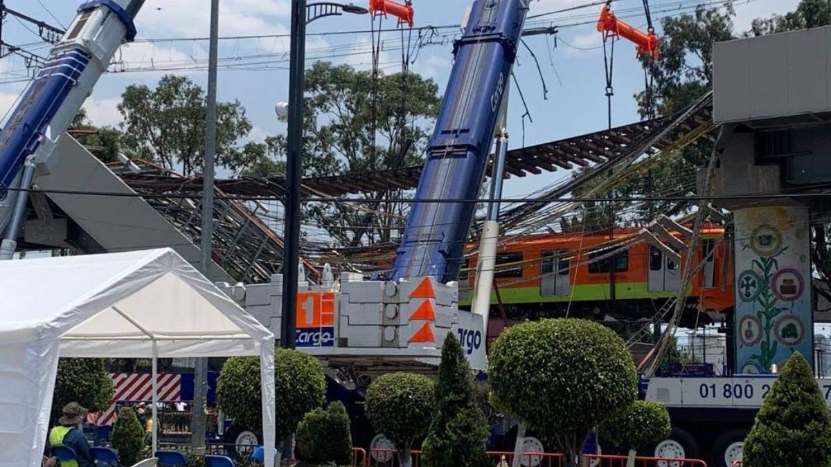 El primer vagón fue retirado durante las primeras horas de la mañana, mientras que el segundo fue bajado alrededor de las 14 horas
