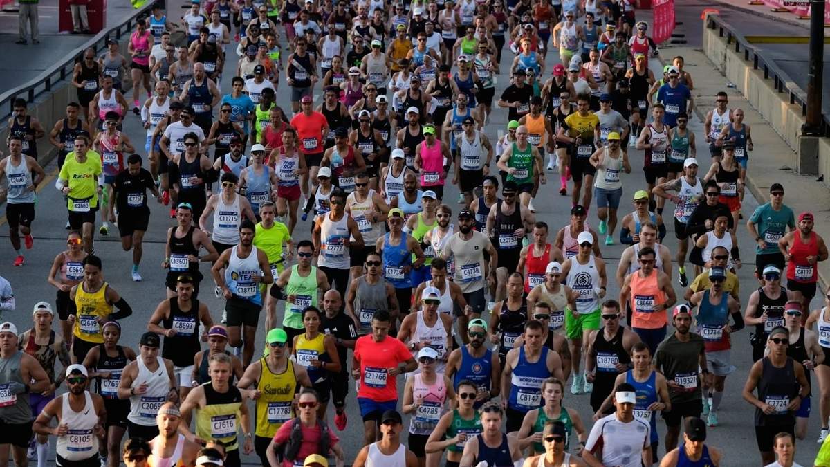 El ugandés Jacob Kiplimo y la etíope Hawi Feysa ganan el Maratón de Chicago