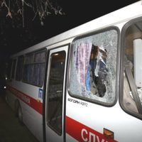 Atacaron a piedrazos el colectivo en el que viajaban los argentinos evacuados de China