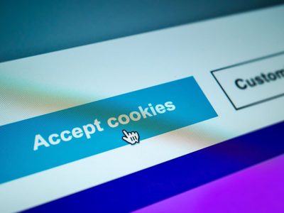 El truco para que ya no aparezcan los molestos avisos de aceptar cookies cuando estás navegando en Google Chrome