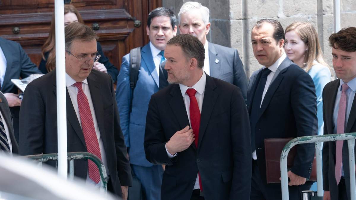 Marcelo Ebrard y Jamieson Greer al salir de la reunión con Claudia Sheinbaum