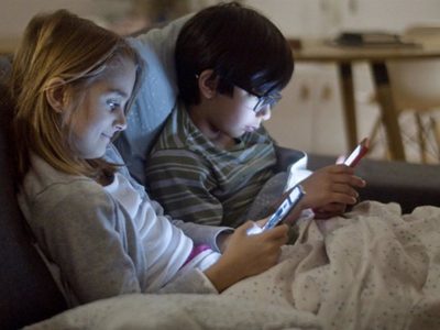 Google vs Meta: dos posturas sobre la verificación de edad para proteger a los niños online