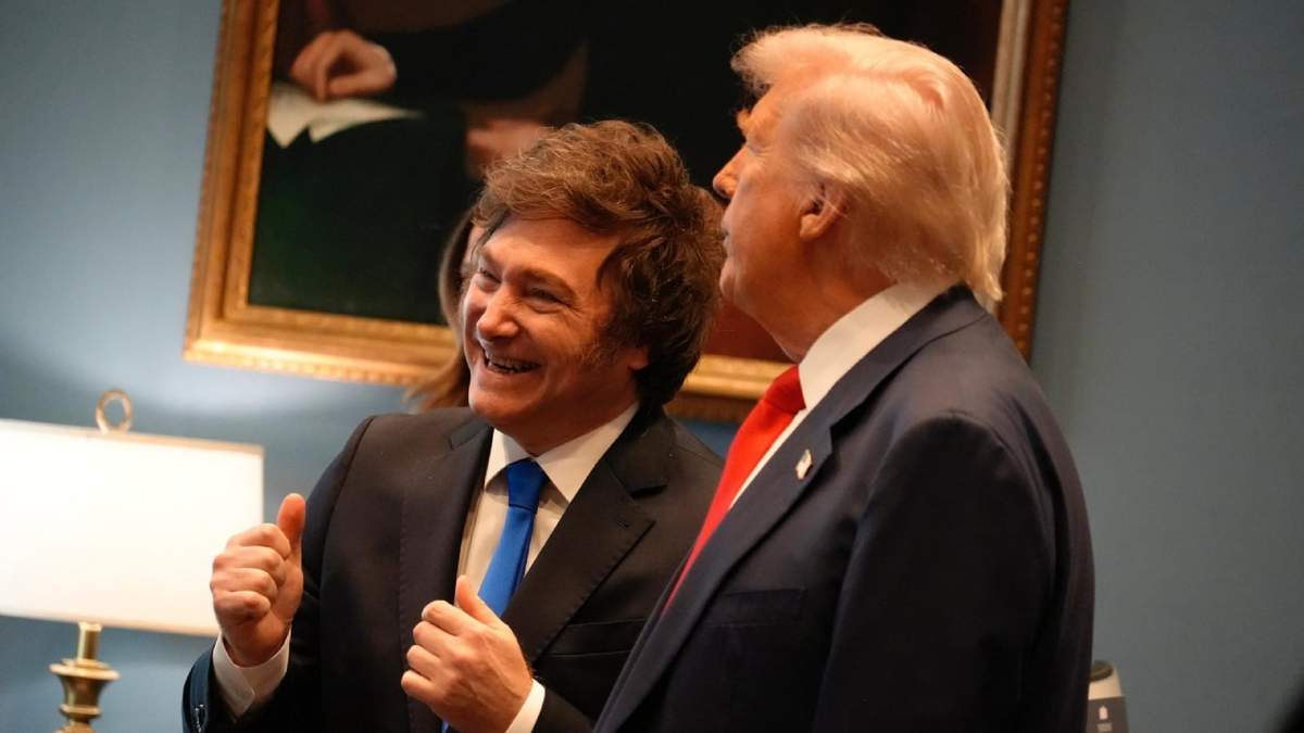 La advertencia fue interpretada como un gesto político de apoyo a la administración Milei, aunque con exigencias de continuidad en las reformas económicas.