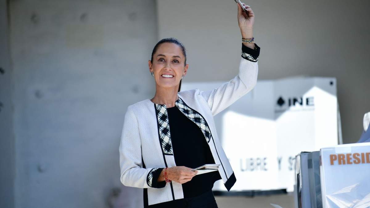 Claudia Sheinbaum votando el domingo 2 de junio de 2024