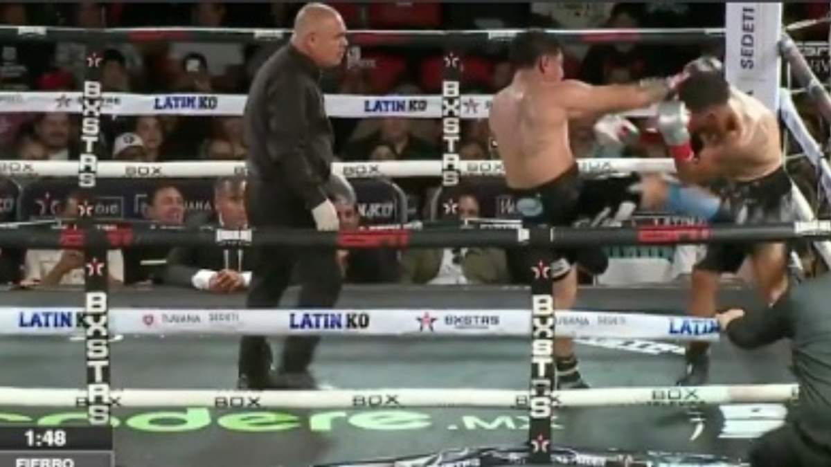 Ángel ‘Tashiro’ Fierro fue descalificado, luego de agredir con una patada a su rival Abraham ‘Bombi’ Cordero en pelea de box