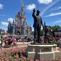 El juicio entre Disney y el gobierno de Florida en el que está metido el rey de Inglaterra