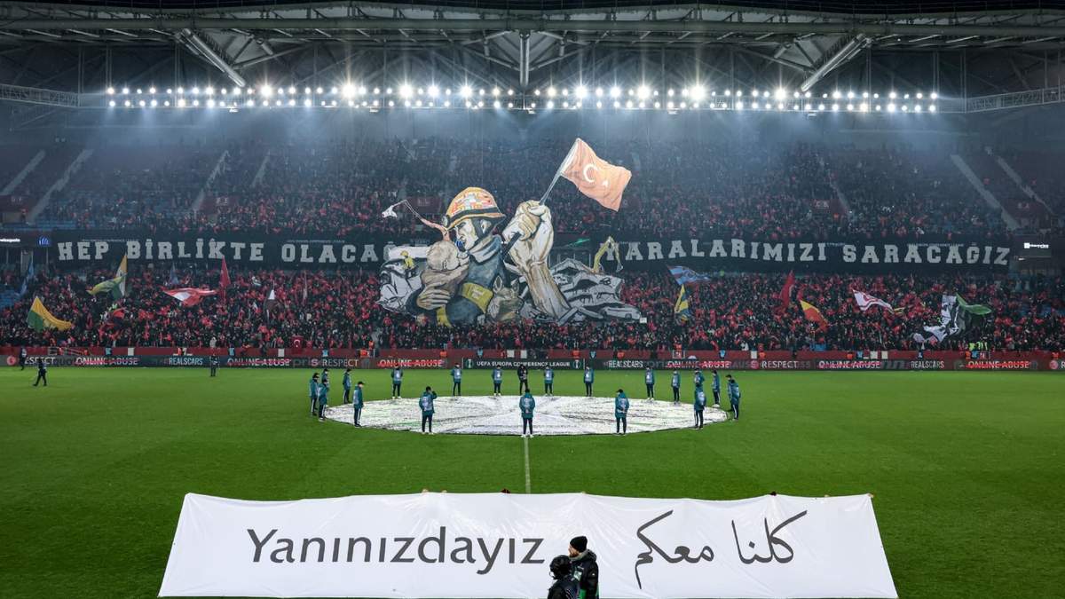 Tifo desplegado