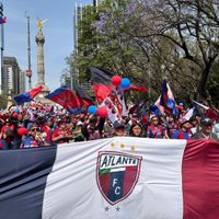 Les guste o no les guste: el Atlante cumple 110 y lo festeja en el Ángel de la Independencia