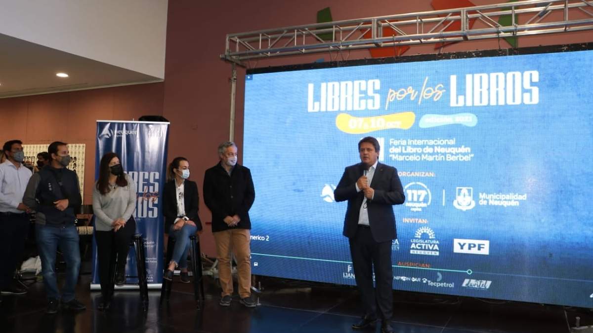 El intendente brindó unas palabras durante la presentación de la Feria del Libro. Fuente: (Twitter)