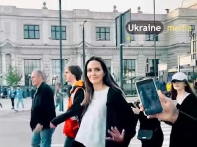 Angelina Jolie fue evacuada por una alerta de ataque aéreo durante su visita a Ucrania