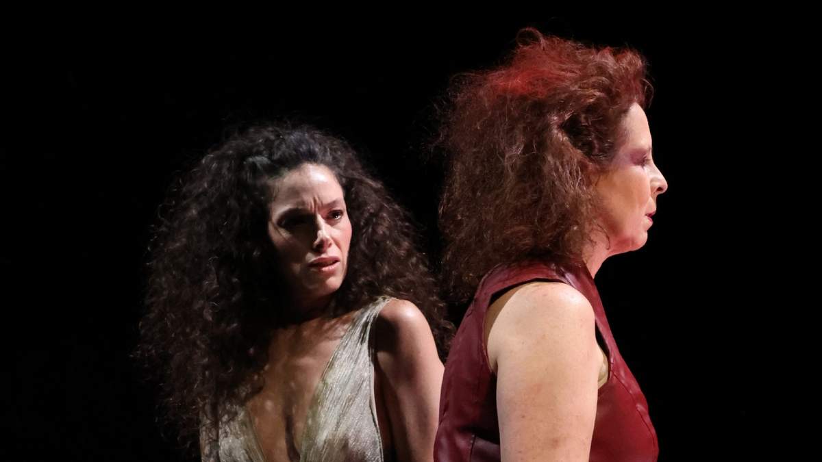 González Rubio (Créusa) y Politi (Medea)