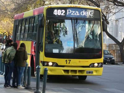 Cuánto subió el boleto de colectivo en Mendoza en un solo año