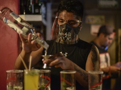 Expertos recomiendan una dieta sana y evitar el consumo de alcohol para cuidar la salud cerebral