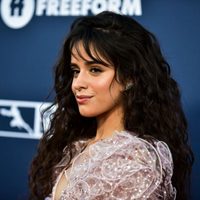 "En pleno estudio" Camila Cabello no se resiste al verle e ignora todo a su paso. ¿Tanto así?