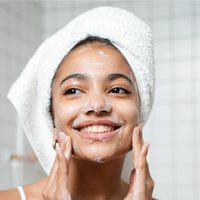 No gastes en cremas: la mascarilla viral con 3 ingredientes para que la piel de tu rostro quede como la de un bebé