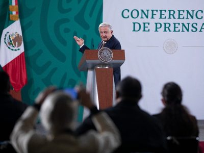 AMLO pre estrena spot de su tercer informe en la mañanera y dice: "se lo dedico a los fifís"