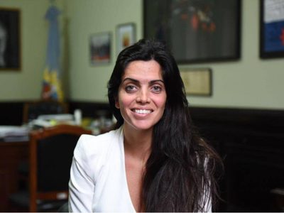 Luana Volnovich se sumó al conflicto por los terrenos de la familia Etchevehere