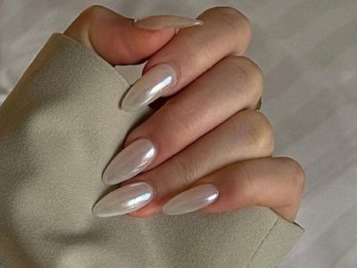 Uñas almendradas: 5 diseños de nail art con glitter elegantes y discretos para lucir en la oficina