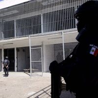 FGR solicita vincular a proceso a 16 personas por contratos de penales privados