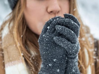 No lo vas a poder creer: mirá el truco definitivo para usar el celular con los guantes puestos