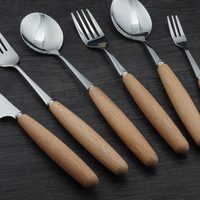 El secreto de las abuelas para limpiar tus cubiertos de madera sin esfuerzo