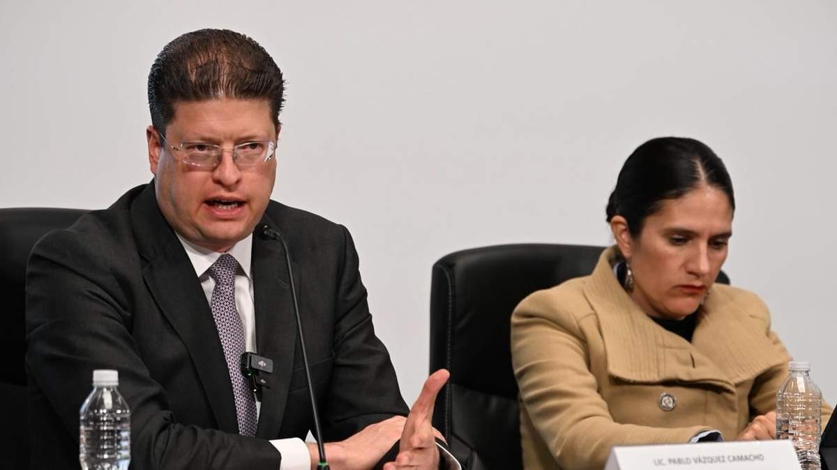 Pablo Vázquez, titular de la SSC, y la fiscal capitalina Bertha Alcalde
