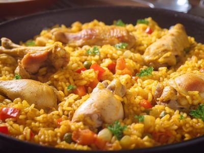 Receta rápida de arroz con pollo casero: transformá un plato clásico en una comida irresistible para toda la familia