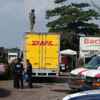 Aseguran a más de 80 migrantes centroamericanos en Veracruz que viajaban en supuesta camioneta de mensajería