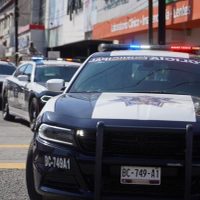 Gobierno de Ensenada hostiga a manifestantes y envía cinco patrullas para detener a una mujer