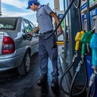 Los intendentes que encarecen el valor de la nafta con tasas municipales