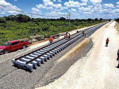 Tabasqueños, los favorecidos: Contratos directos aceitan la marcha del Tren Maya