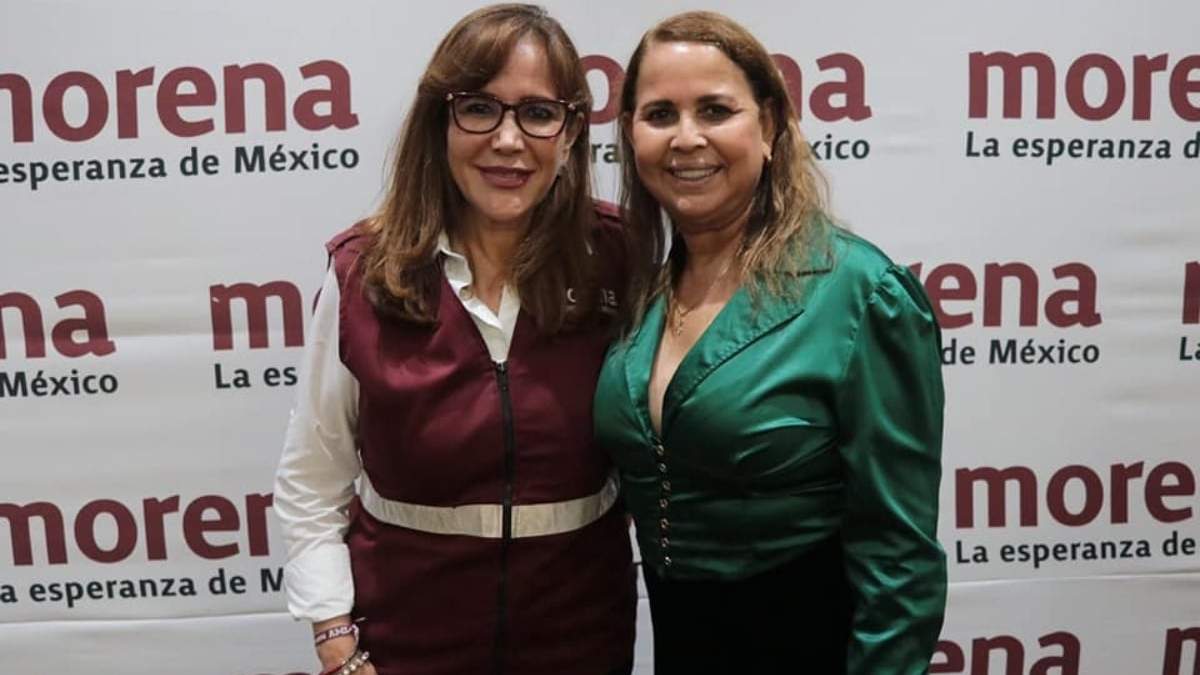 Yeidckol Polevnsky con la regidora de Puerto Vallarta, María Elena Curiel Preciado