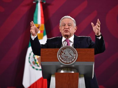 AMLO culpa a gobiernos del pasado del asesinato de Hipólito Mora