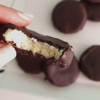 Bocaditos exprés rellenos de frutos rojos: una explosión de sabor para esa tarde fría que provoca un dulcito