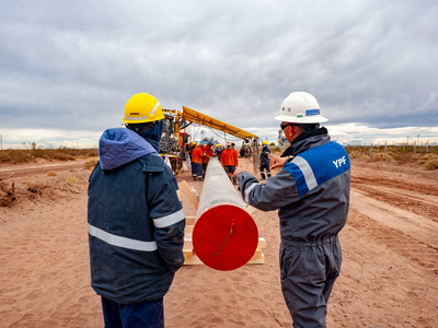 Vaca Muerta Sur crea 2.550 empleos en Río Negro: la obra avanza hacia 2026