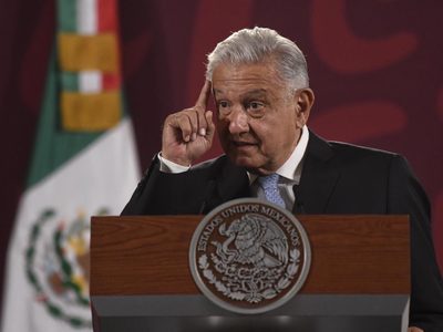 AMLO demanda a Elon Musk limpiar Twitter de la "corrupción y bots"
