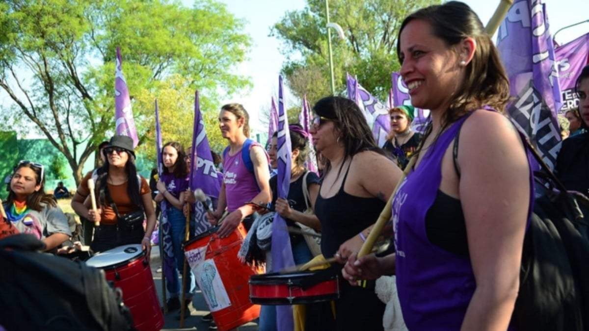 Una nueva marcha por el "Ni una Menos". Fuente: (Pan y Rosas)