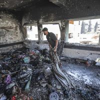 Bombardeos dejan más de 45 muertos en refugios y puntos de ayuda